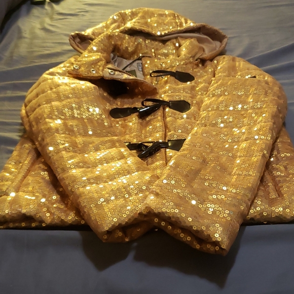 Gorgeous Spring /Fall sequins jacket 😍 👌. - Picture 7 of 8